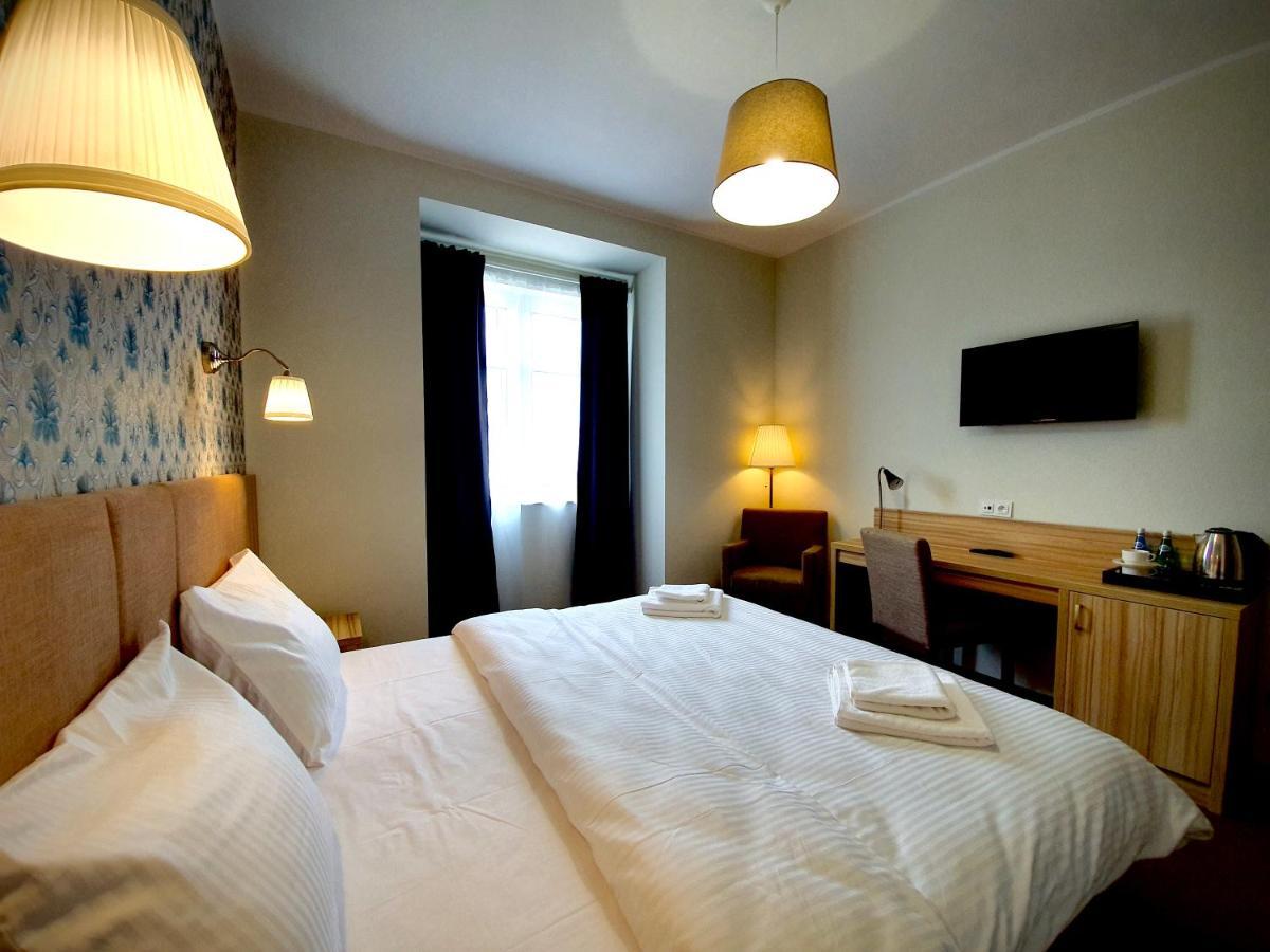 Hotel Nadodrzanski Dwor - Нова-Суль Экстерьер фото