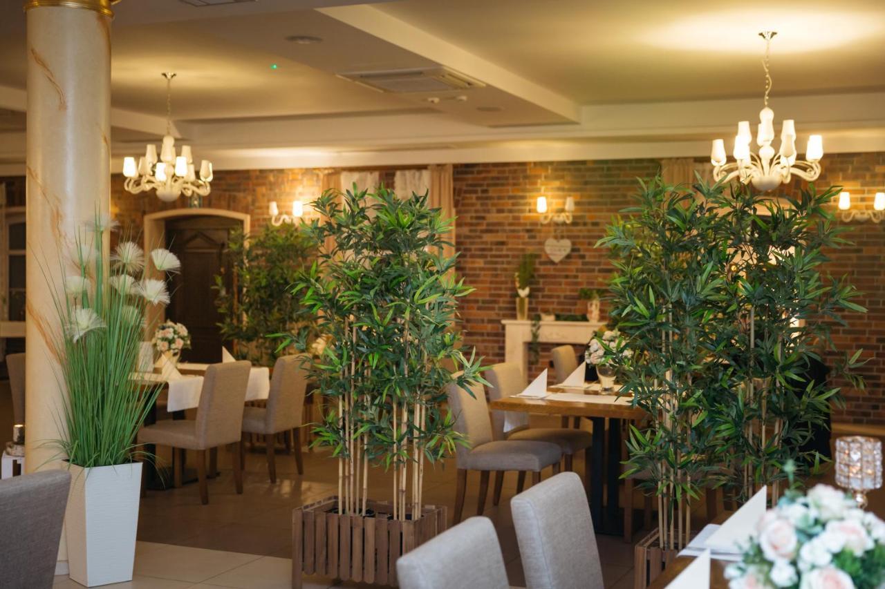 Hotel Nadodrzanski Dwor - Нова-Суль Экстерьер фото